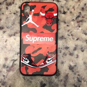 SUPREME bulls phone case